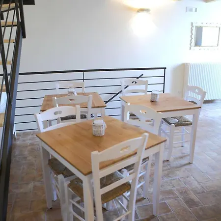 Nocleg ze śniadaniem La Pergola Ai Sassi 2*